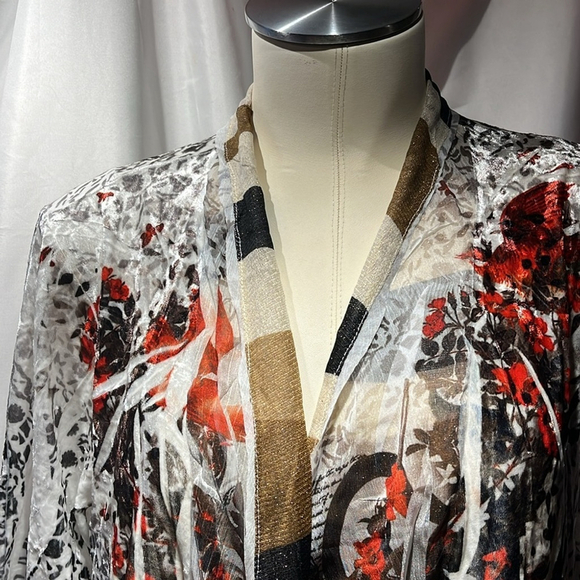 Small cardigan with bleeding hearts swords and cardinals in print nwt - Picture 2 of 11